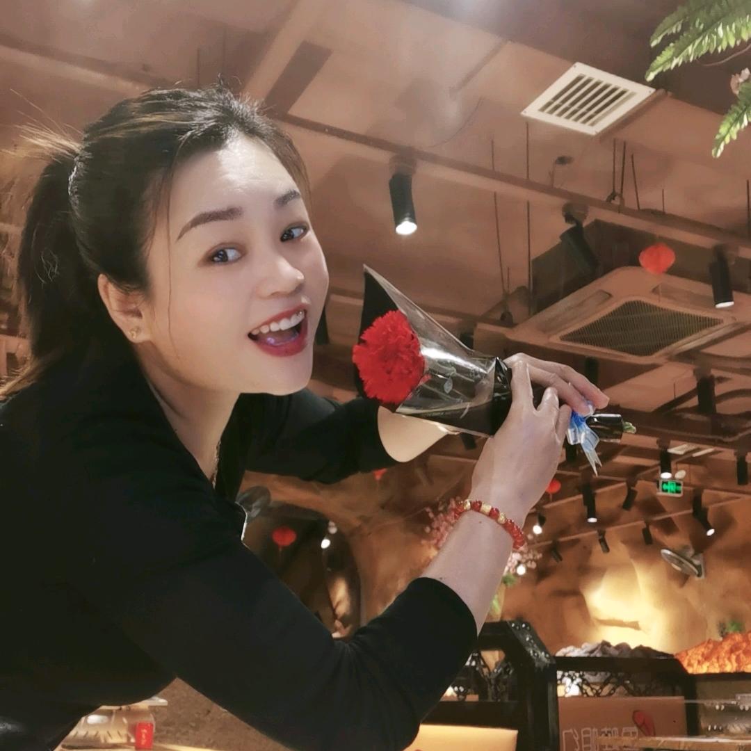 一笑倾城，只为你而醉😝