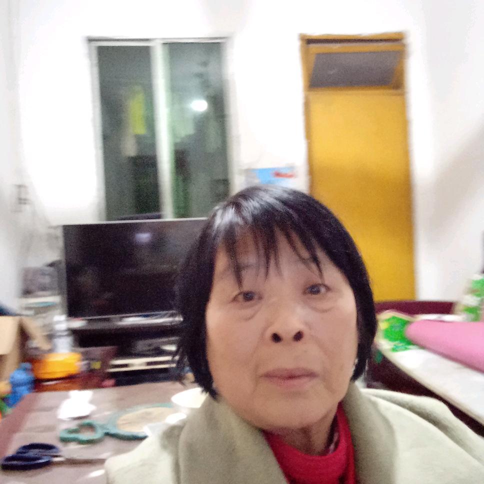 何姐