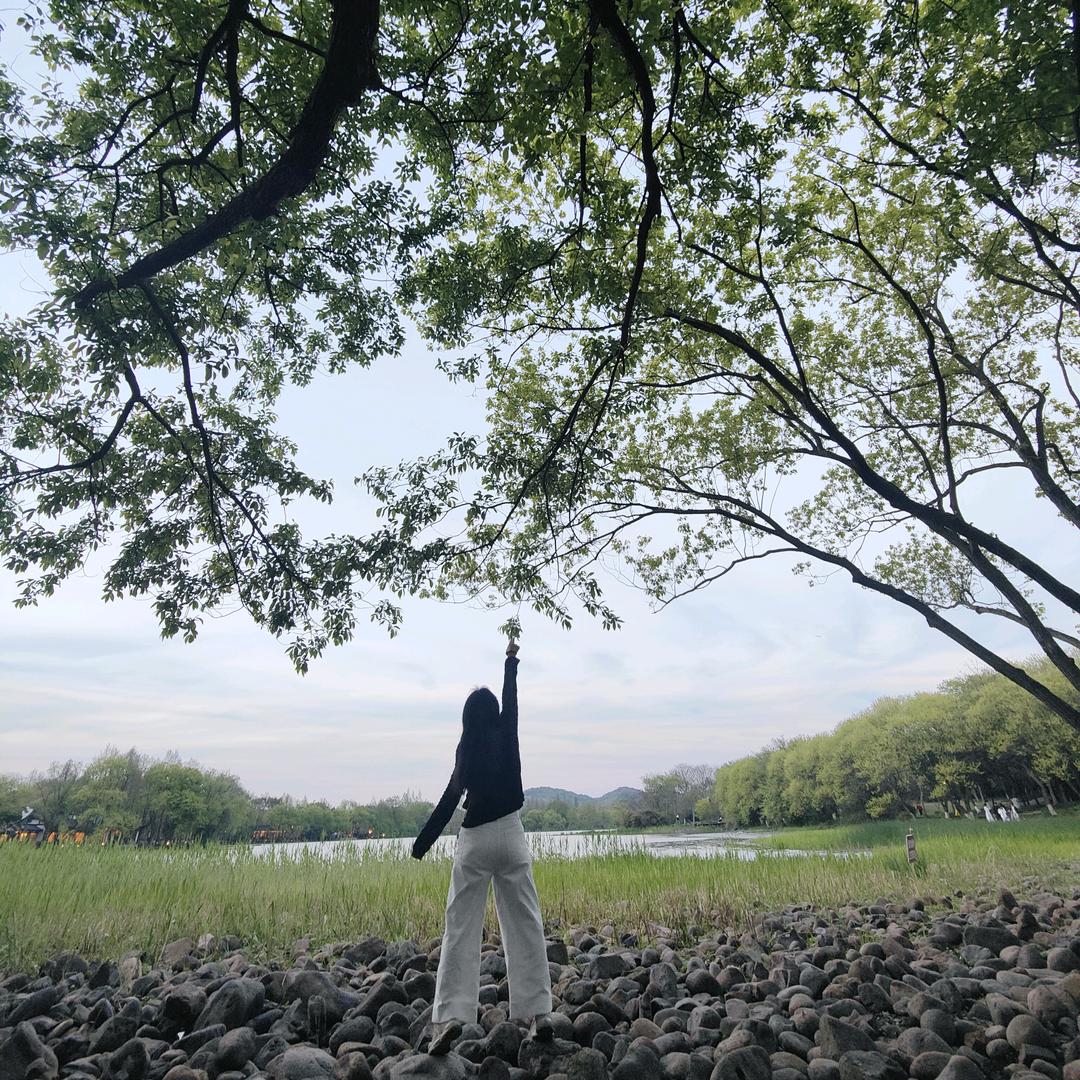 捡泥的小满生活