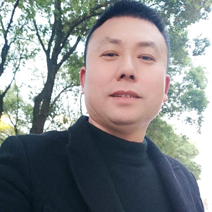 爱笑的男人