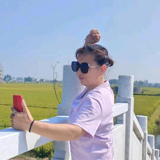 夕阳下的母亲