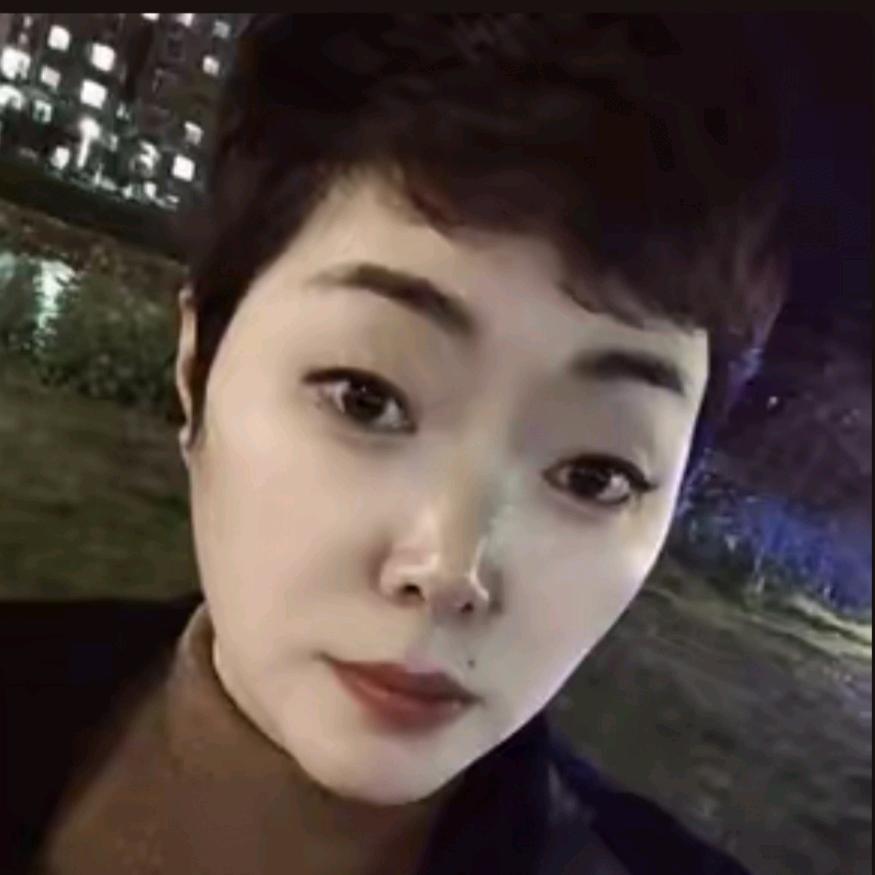 女角