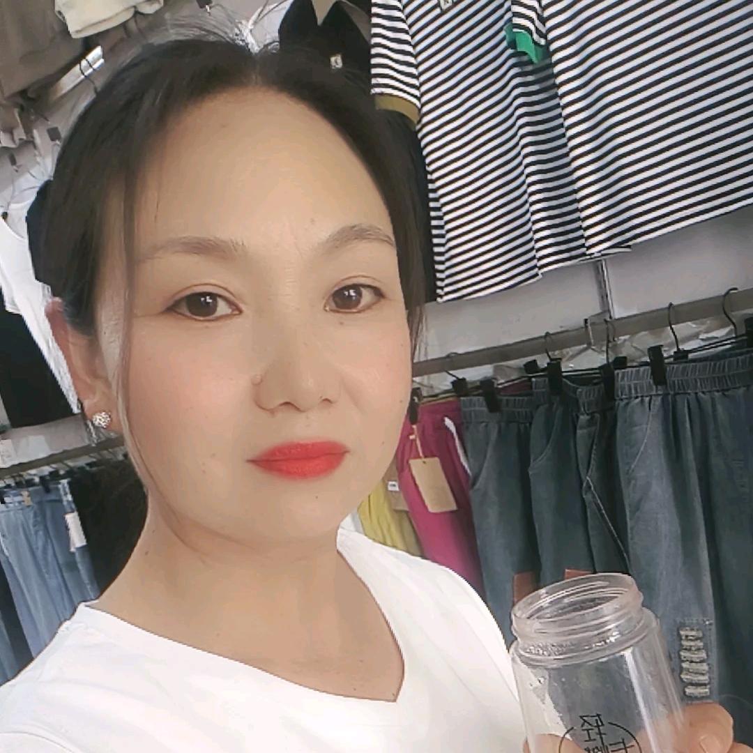 出山男女服装丽姐