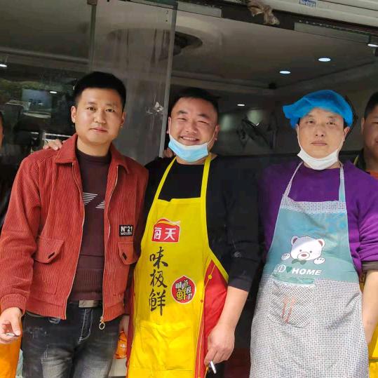 做早餐生煎包的旭哥