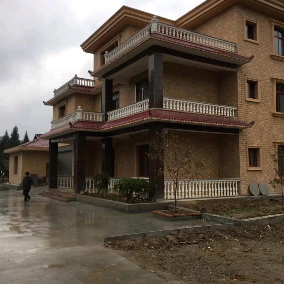 南部县新安路何氏工程机械维修焊接中心，