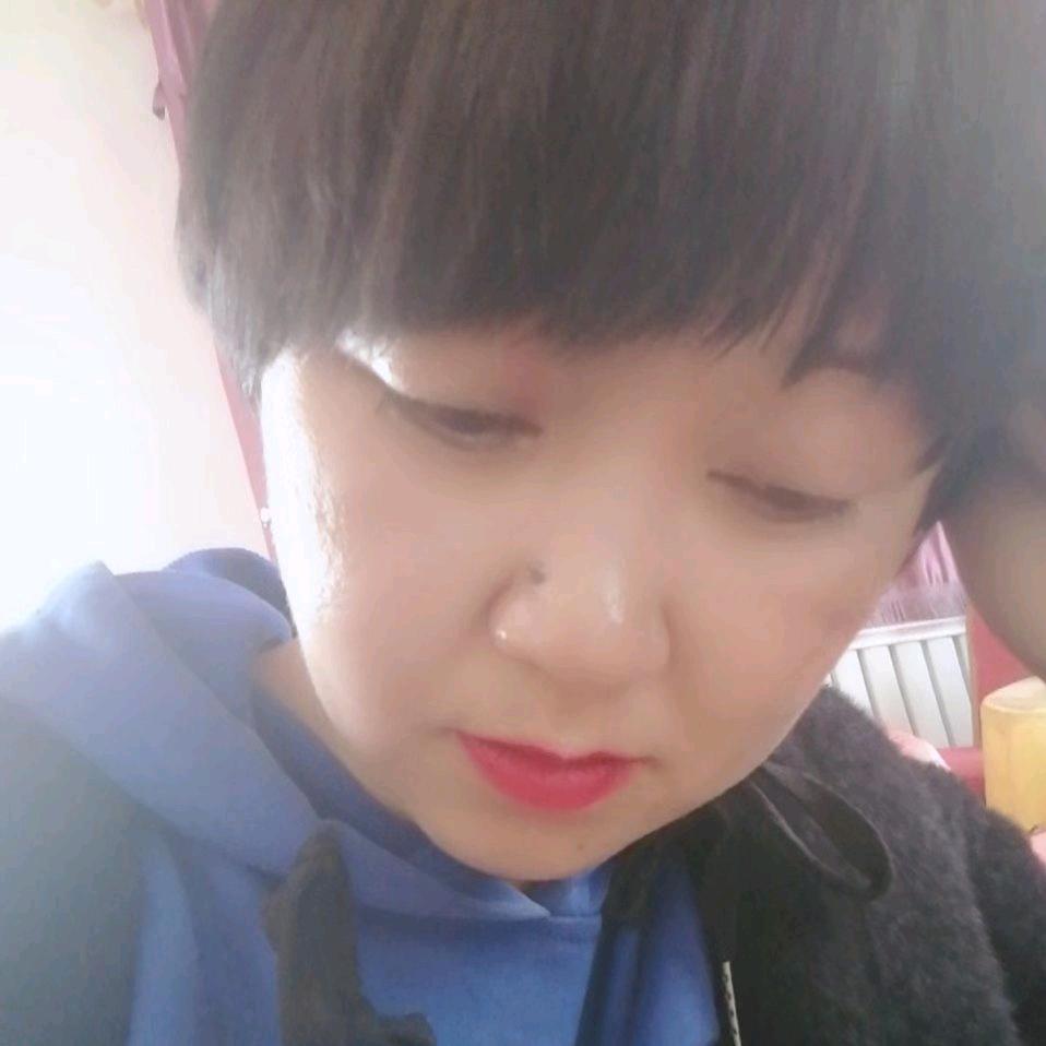 夏天化妆师