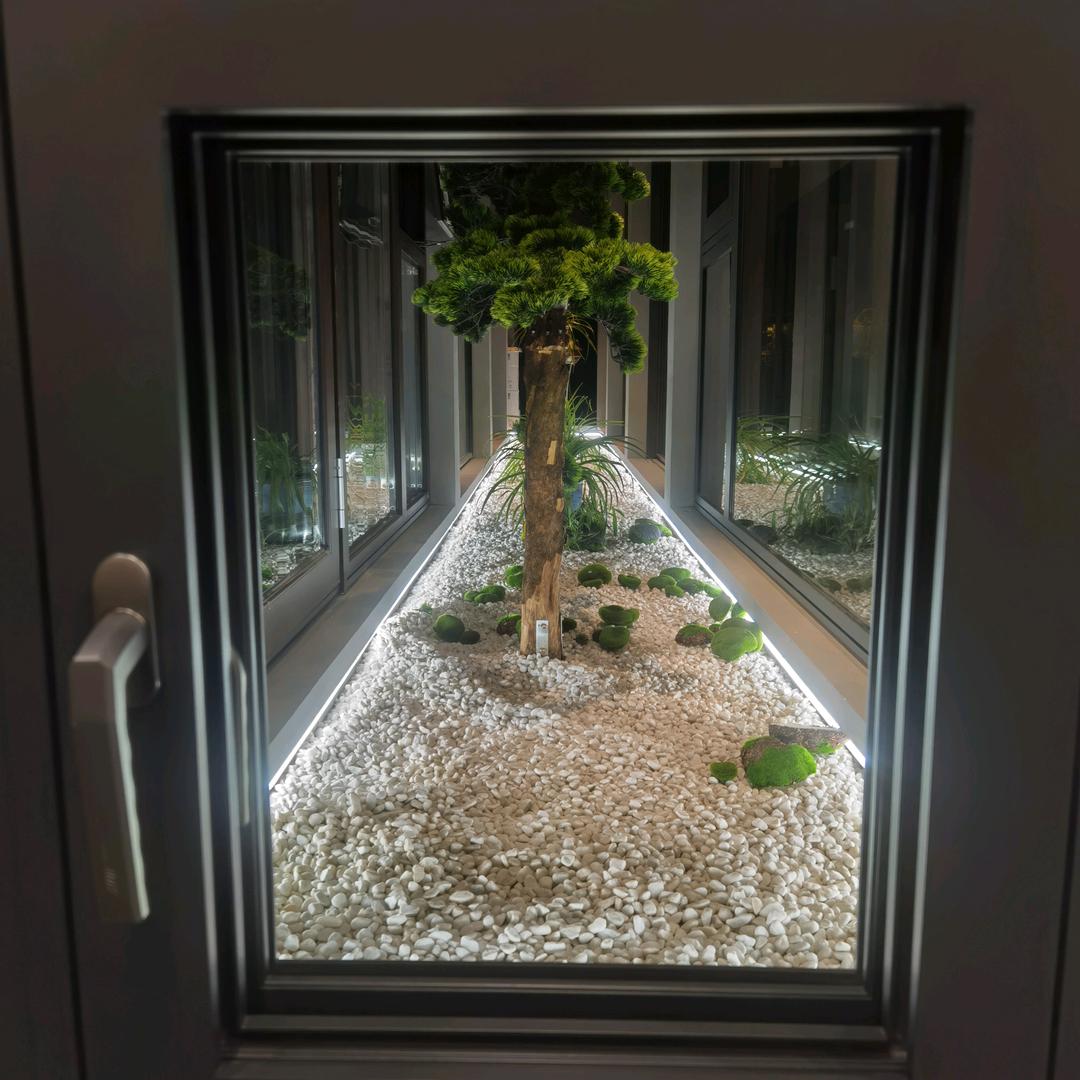 瑞景斯系统门窗，好来居南门三区