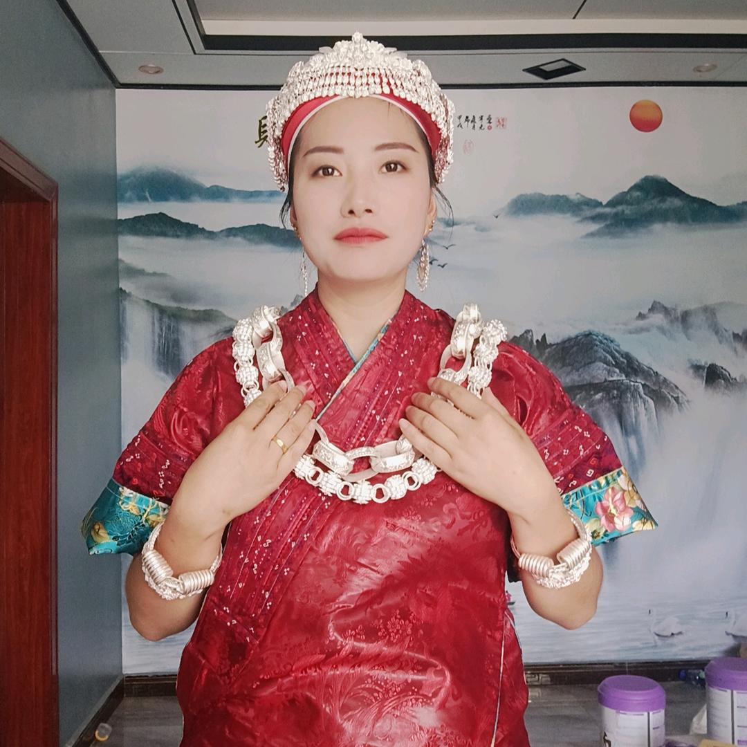 吴晓英《我们一起学苗歌》