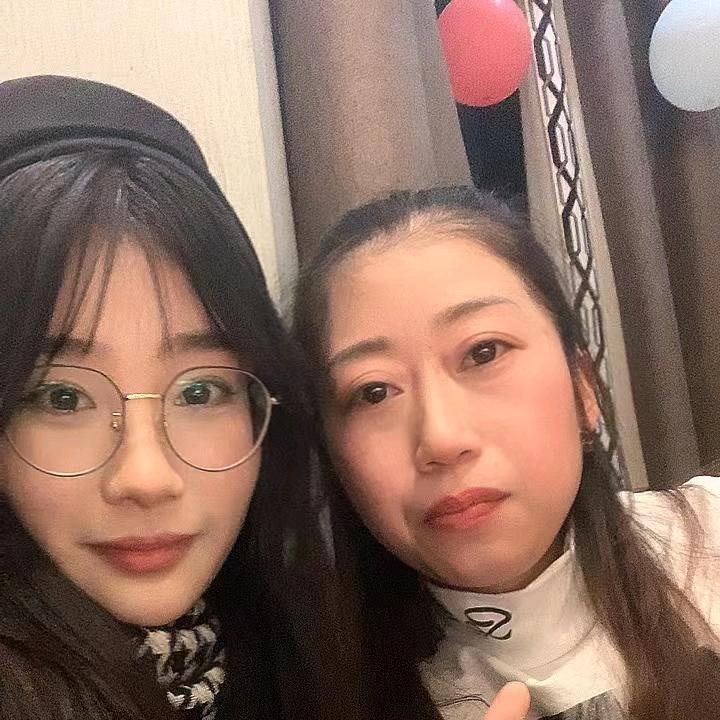 美女小何🍬