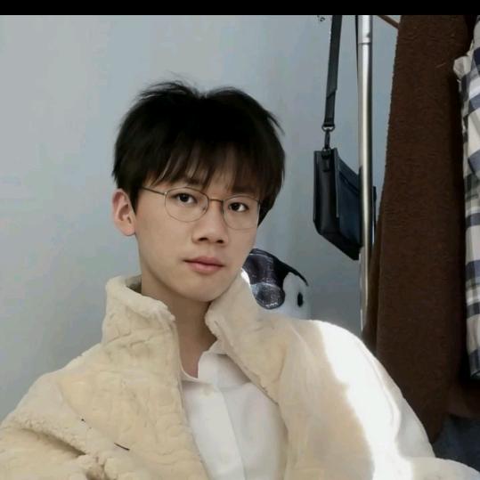 多年小闪