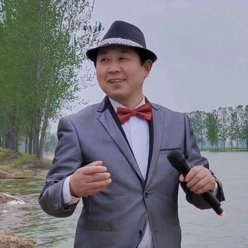 白马王子礼帽哥
