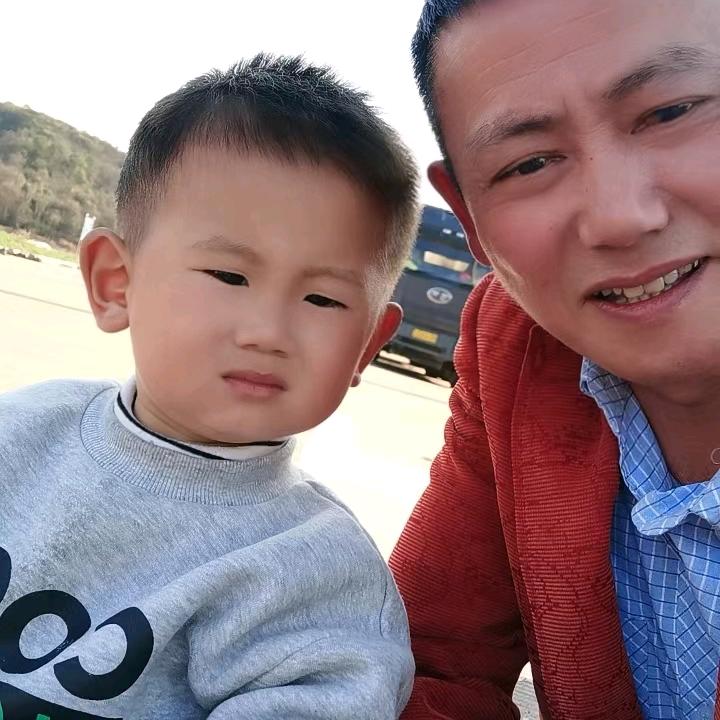 黑哥，（江汉清）