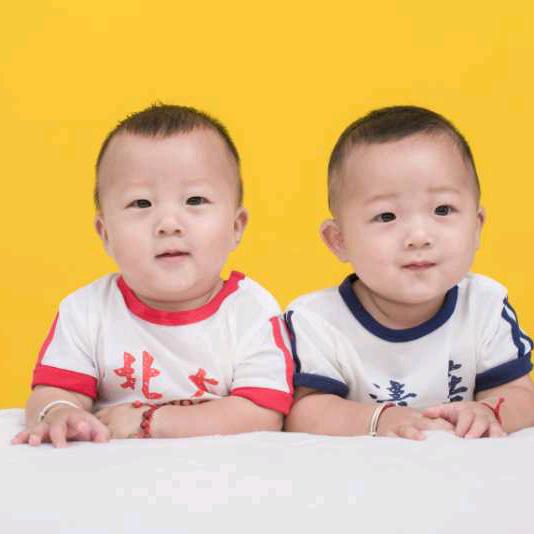 双胞胎宝贝的妈咪