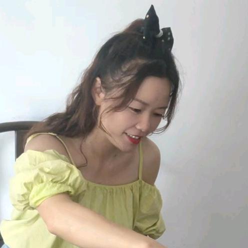 何以(￣y▽￣)~*
