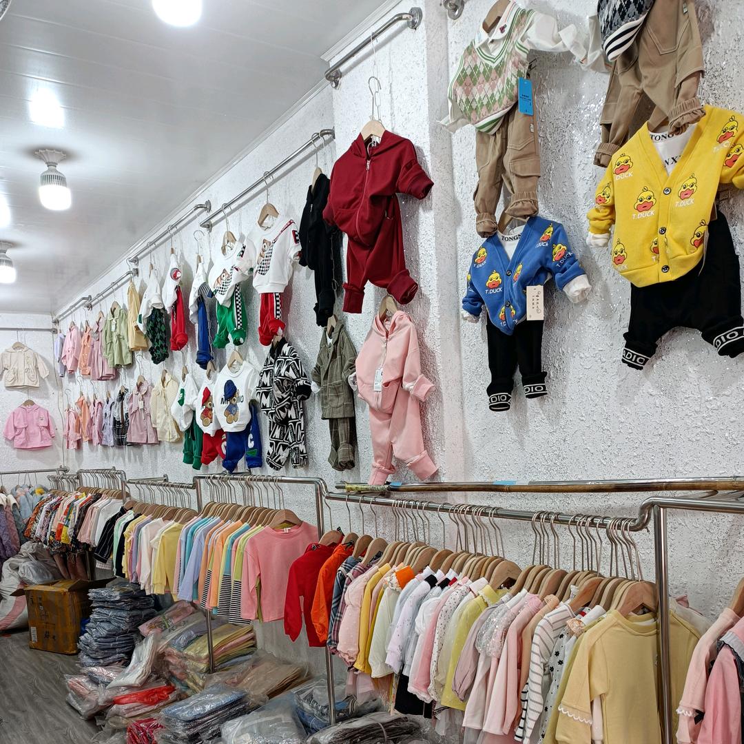 依依家童装一店