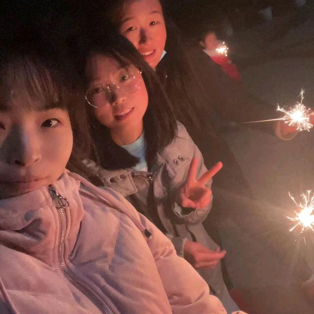 没有物质的爱情就像一盘散沙