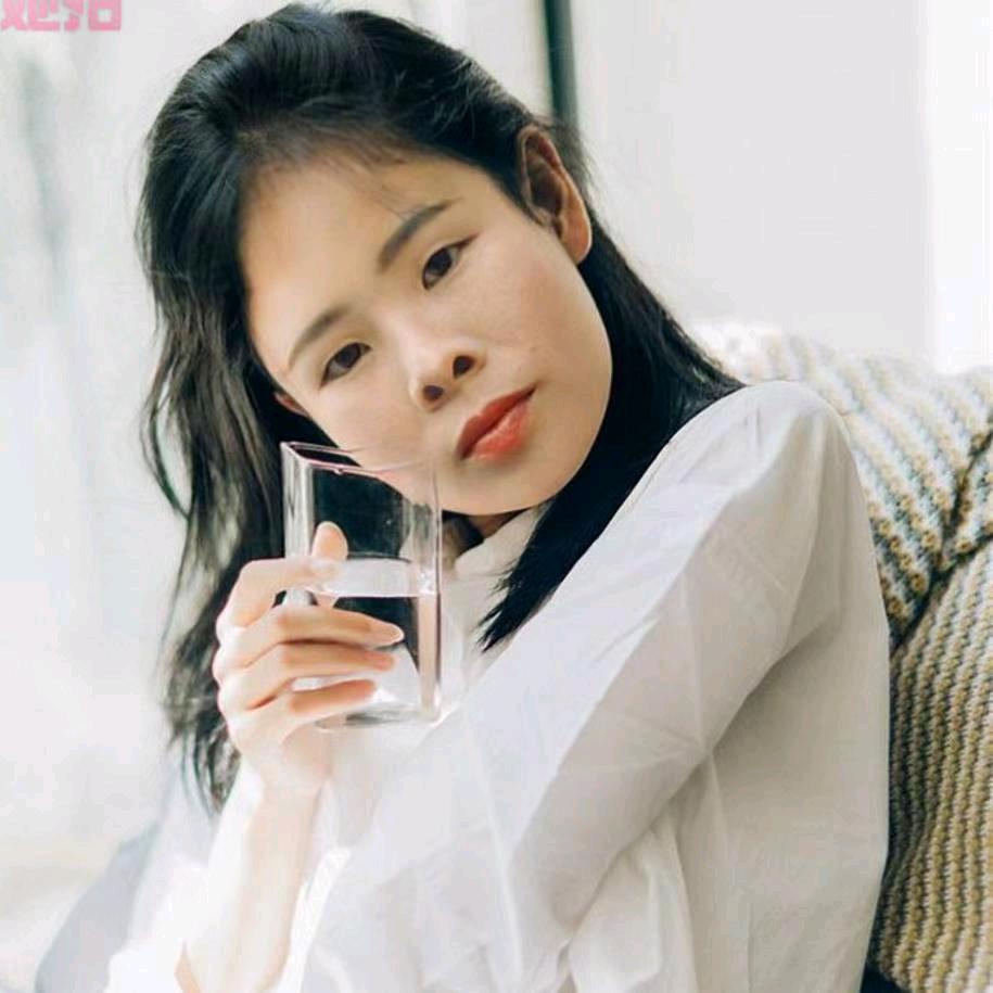 邝彩虹