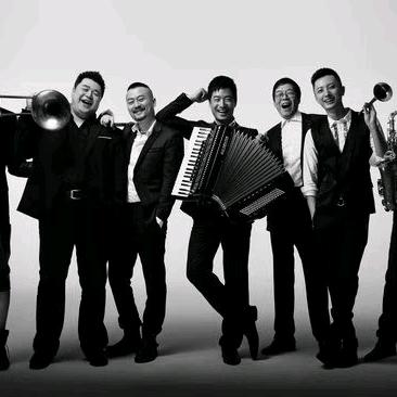 岁月何曾饶过谁