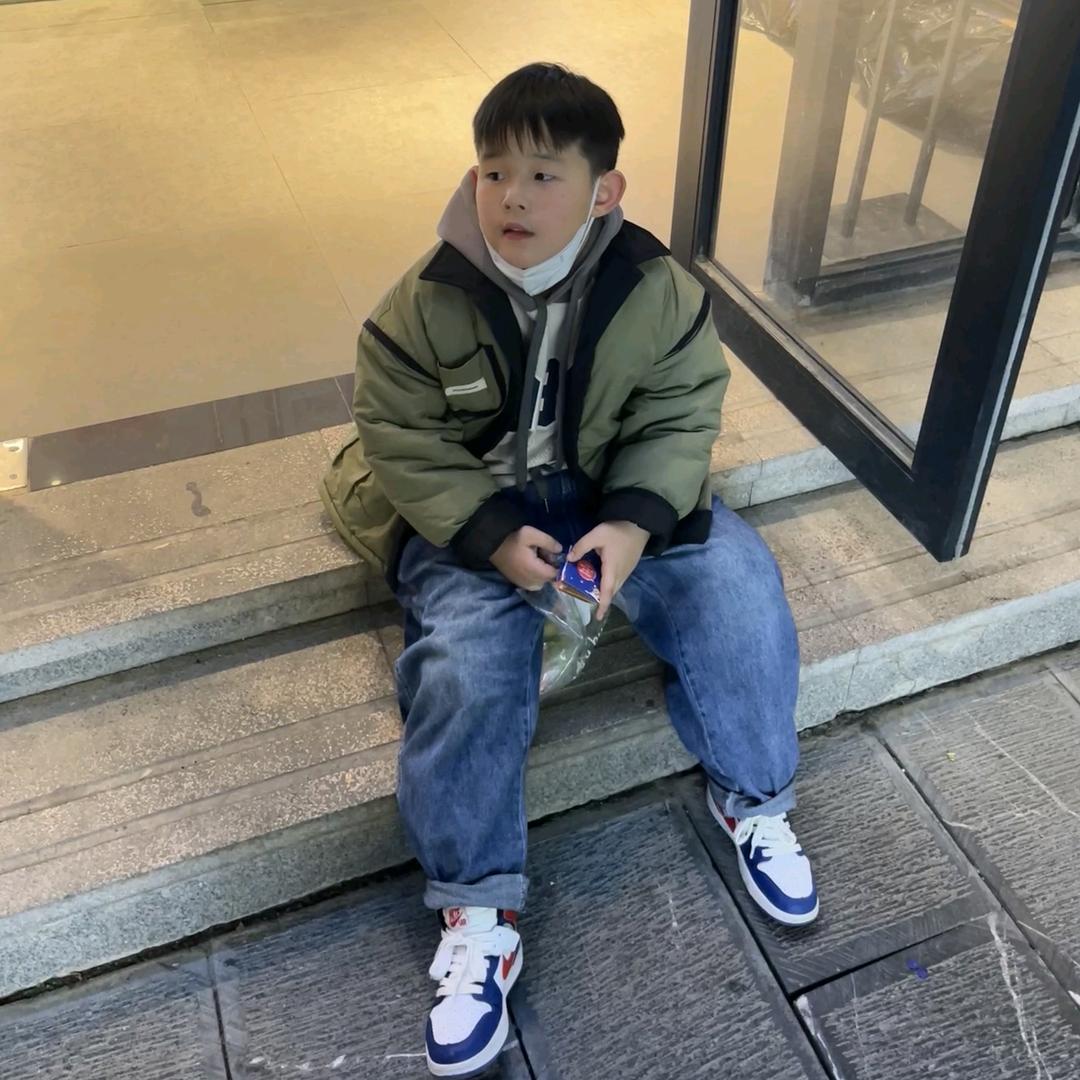 周西西的曦