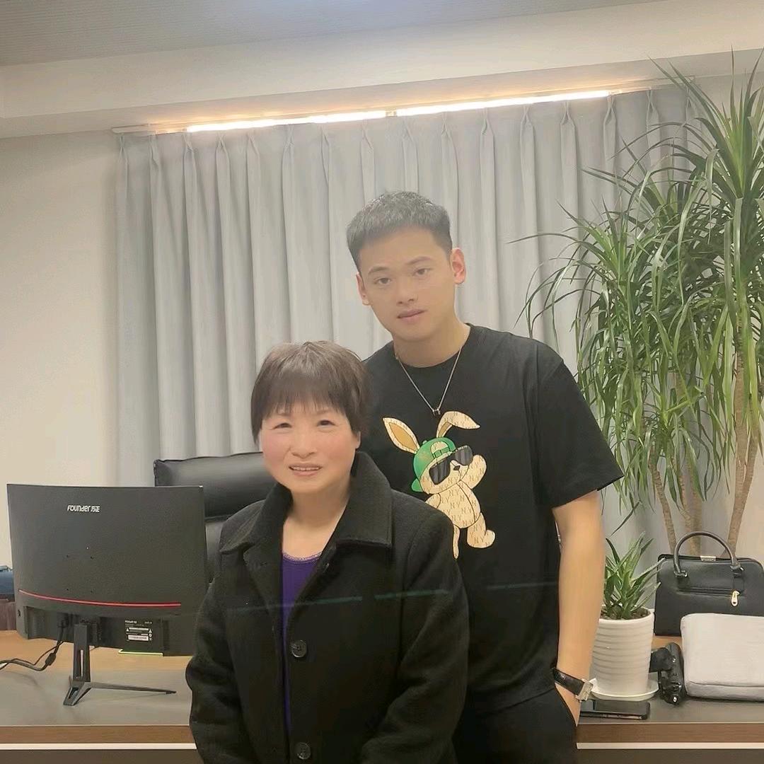 晨一大姨~春姐