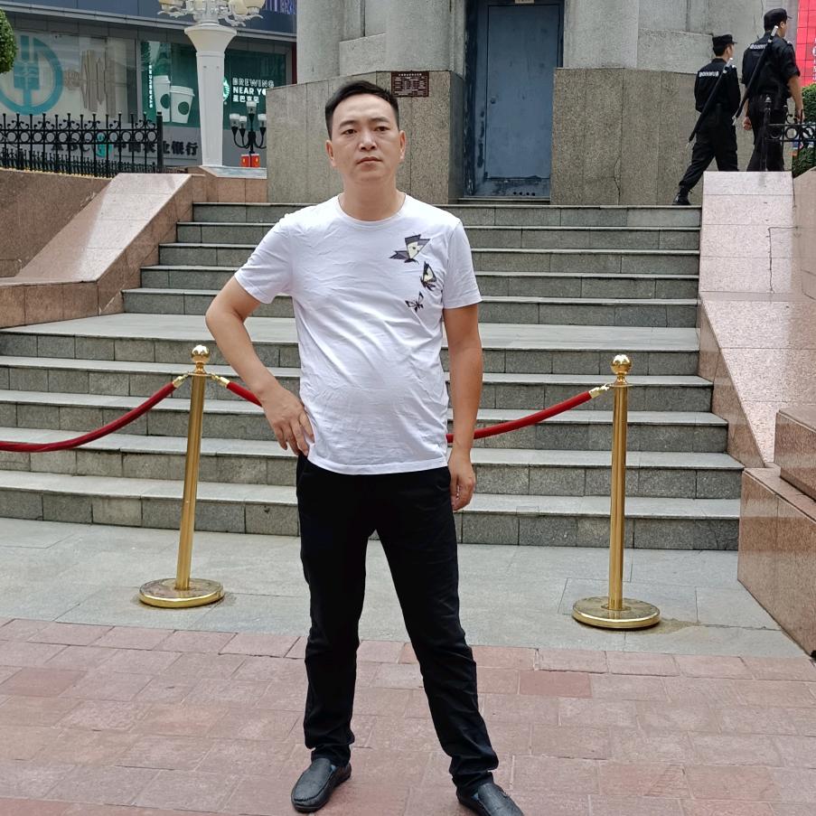 川S在深圳开的士