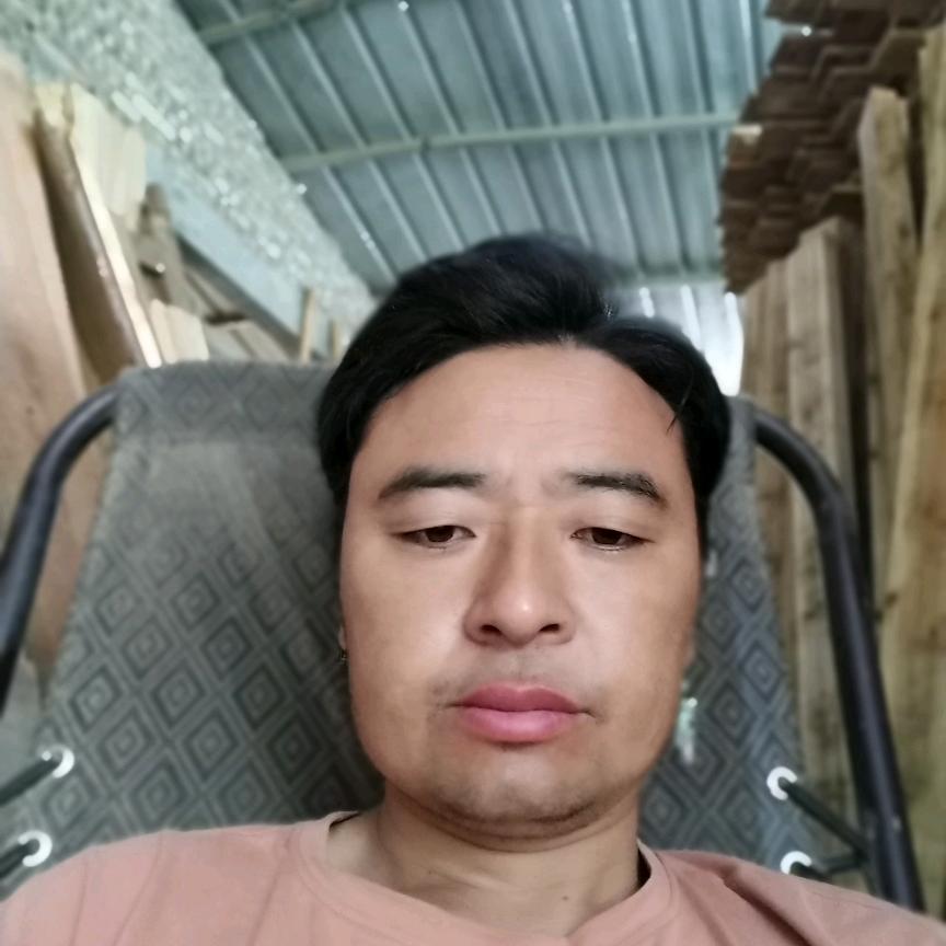 望谟县家和门业家具厂