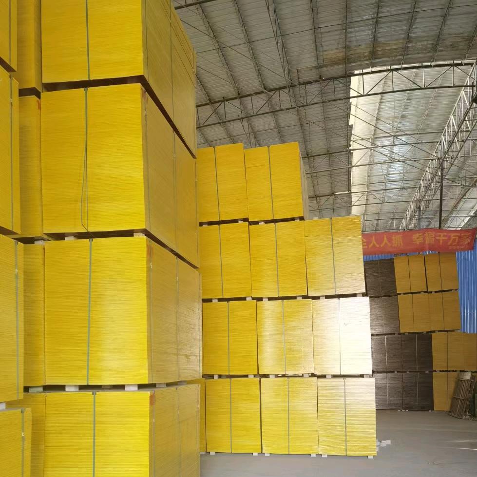 广西精品小红板，建筑模板批发。