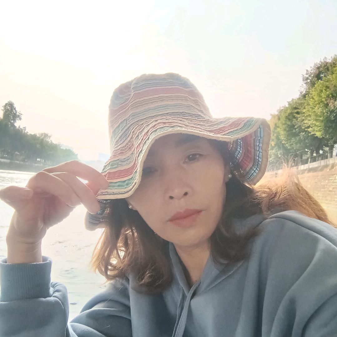 善良的丑八怪。