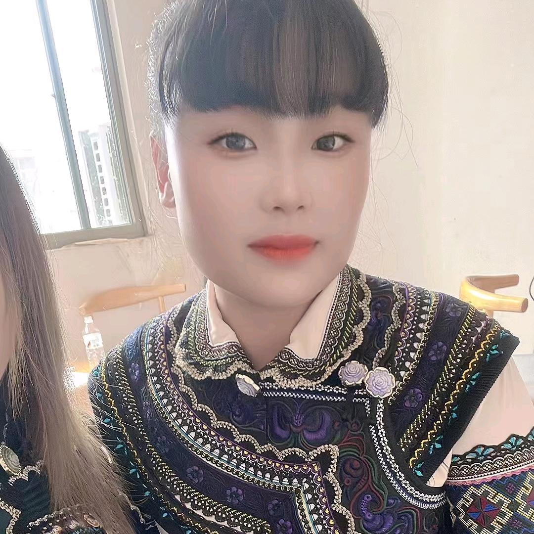 佟丽