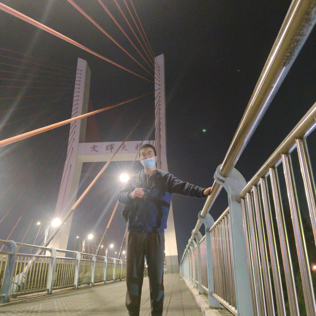 木头脑袋摇摇晃晃