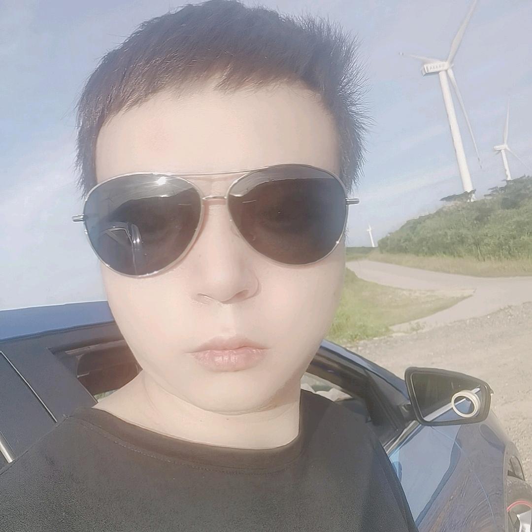 龙卷风。