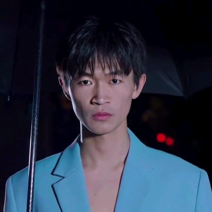 繁华落尽散一地浮殇。。。