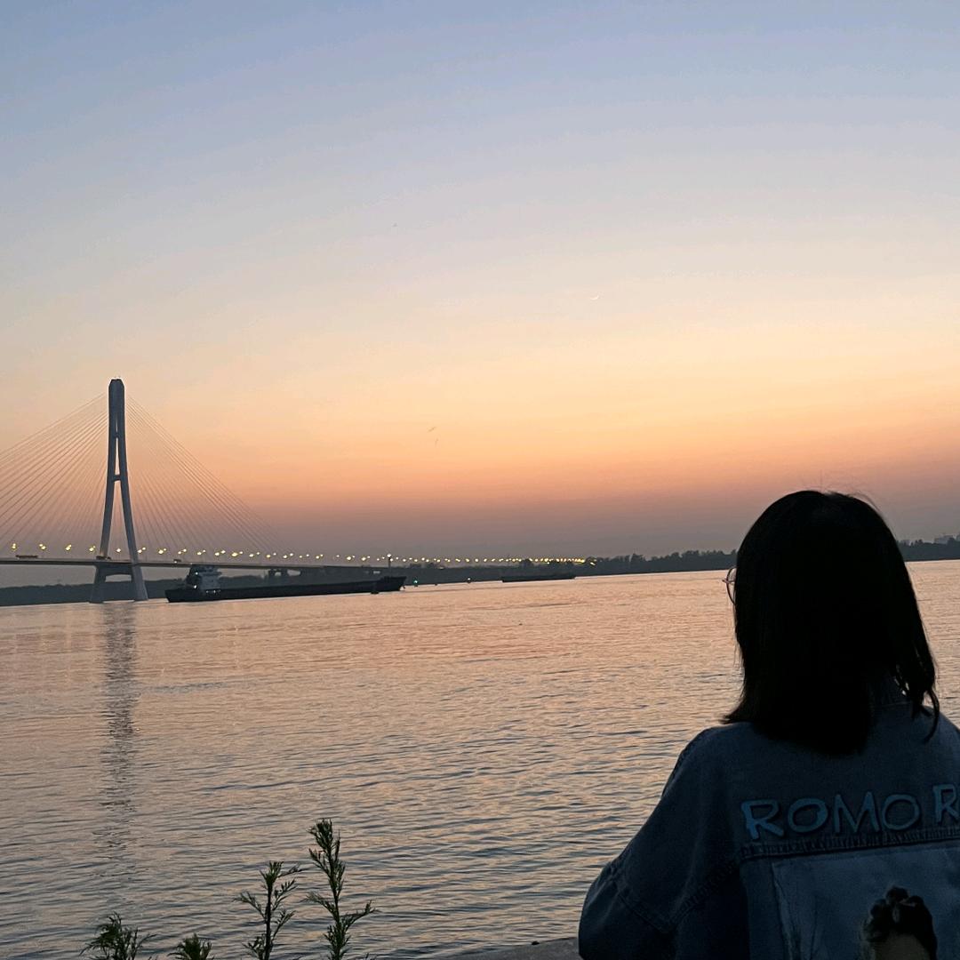 别对着我咳嗽🌾