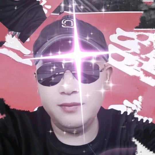 哼果多红颜草莓