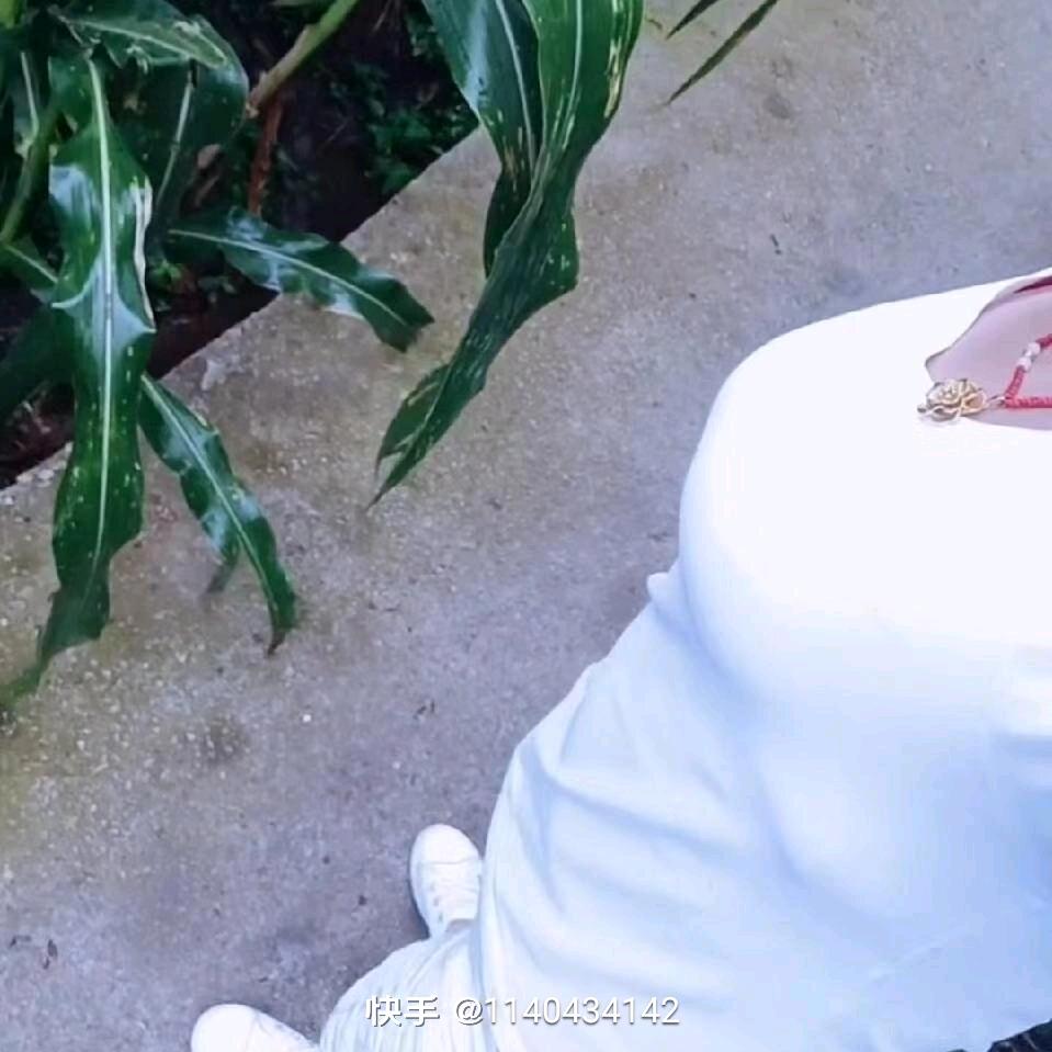 看淡一切小刘妹