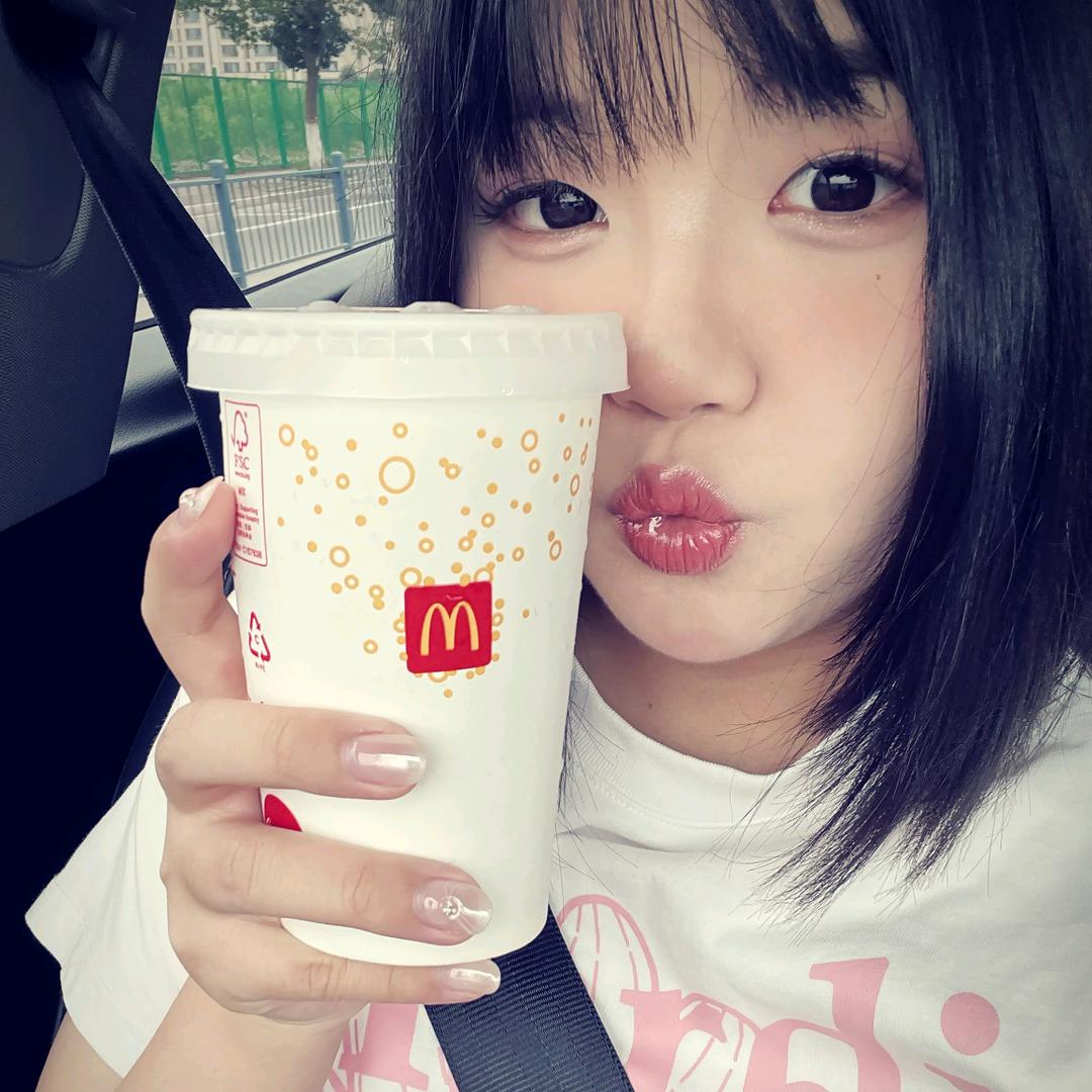 卖减速机的小女孩
