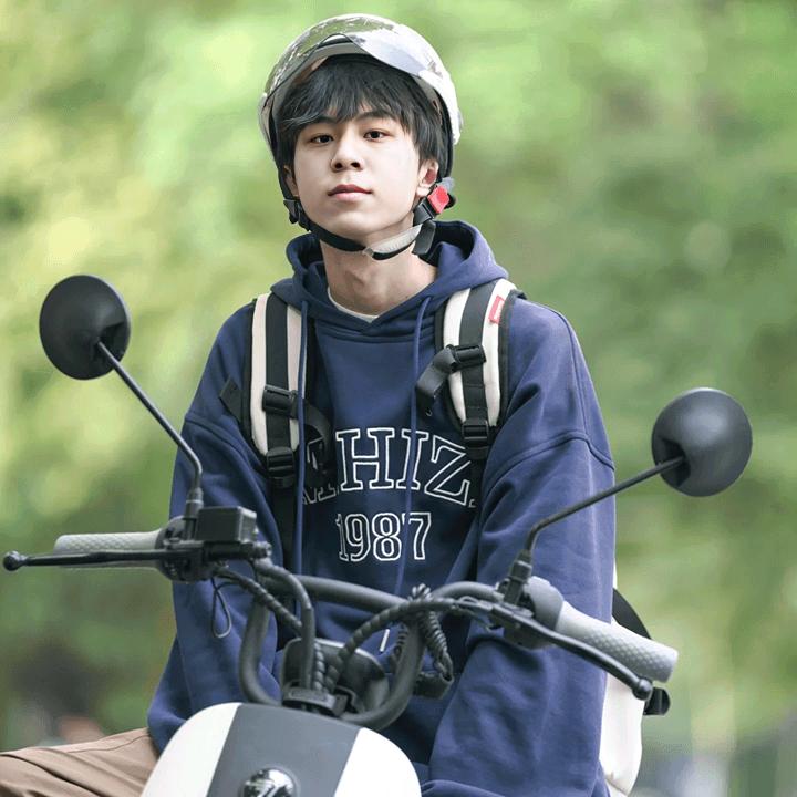 优雅的水晶男大