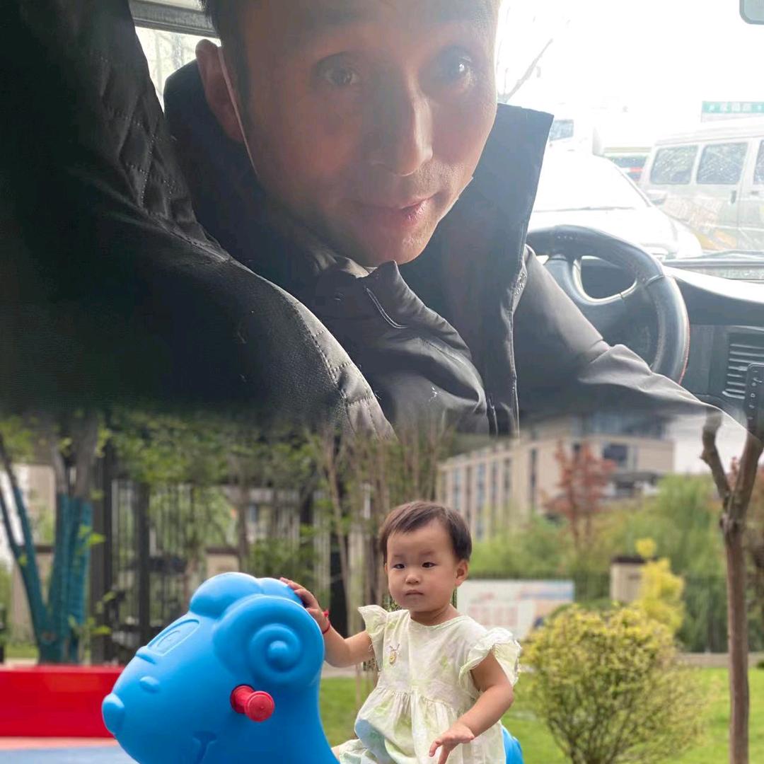 卢哥，办事，主持。