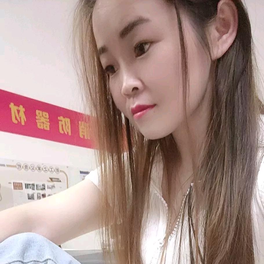 梨花飘扬