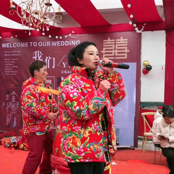 董侯斐 无忧定制瓶装饮用水&主持人