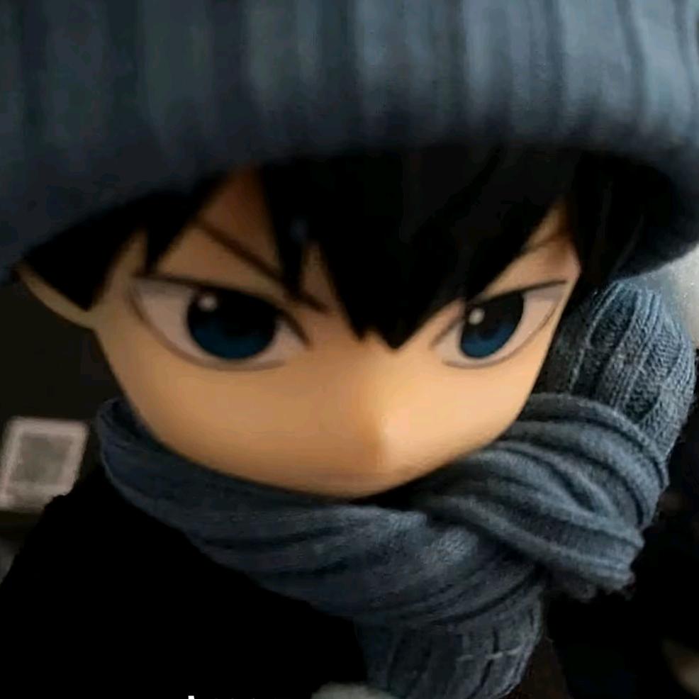 假装忧郁被肘击