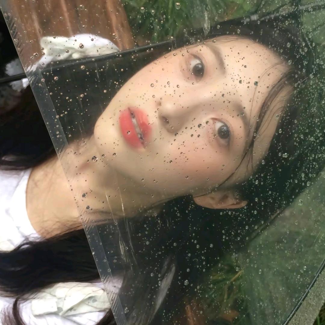 笨蛋比个耶