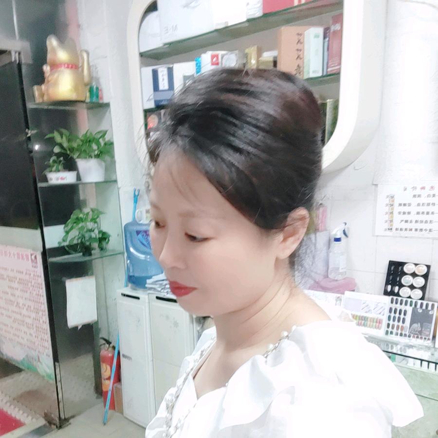 广州市白云区三元里雅花漾美容美甲店
