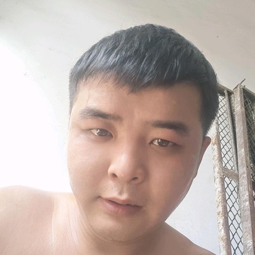 小和在搬砖