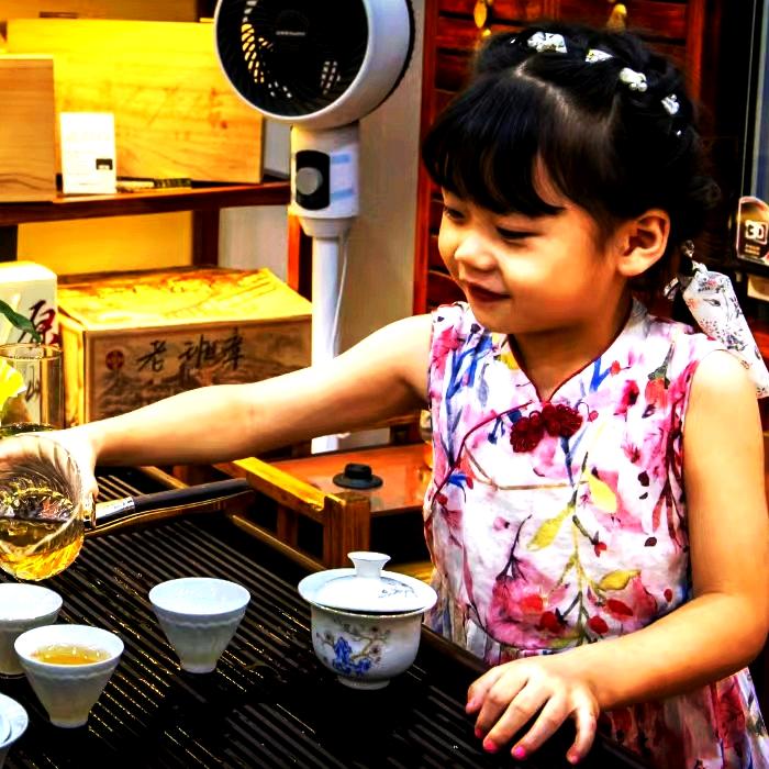 施文品茗