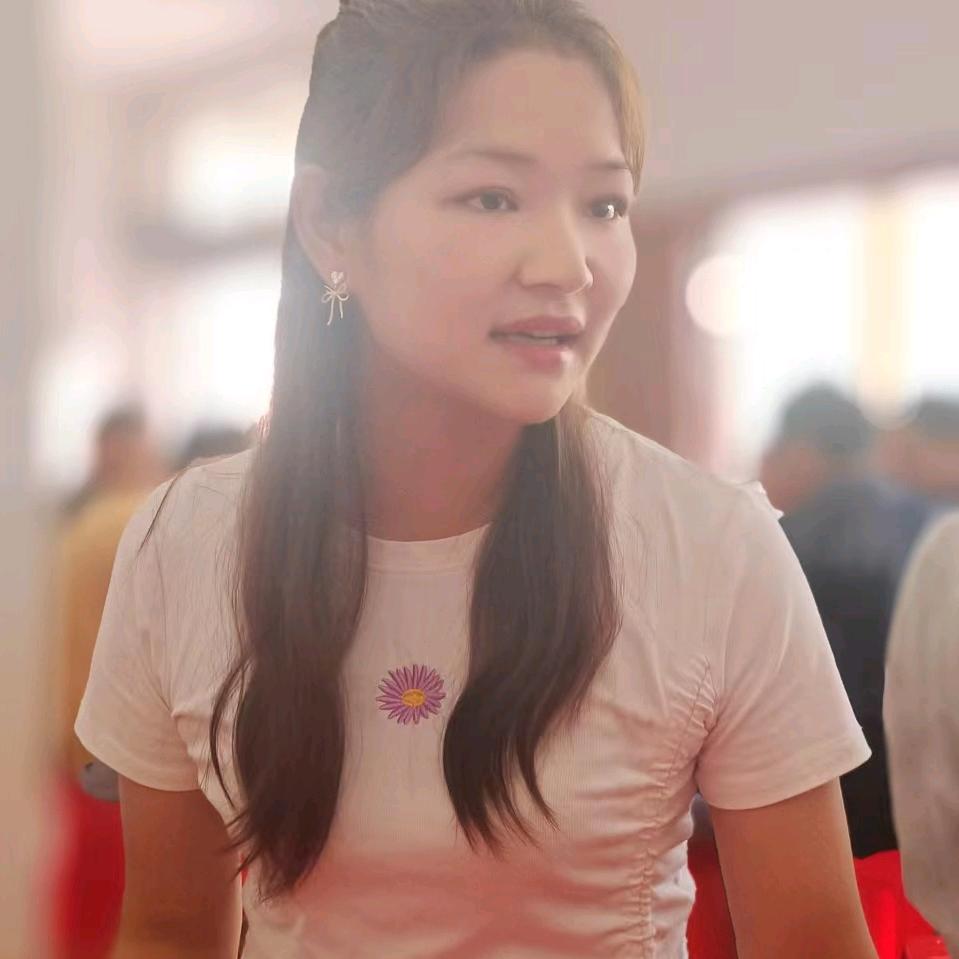 记录农村校园生活的小婷子