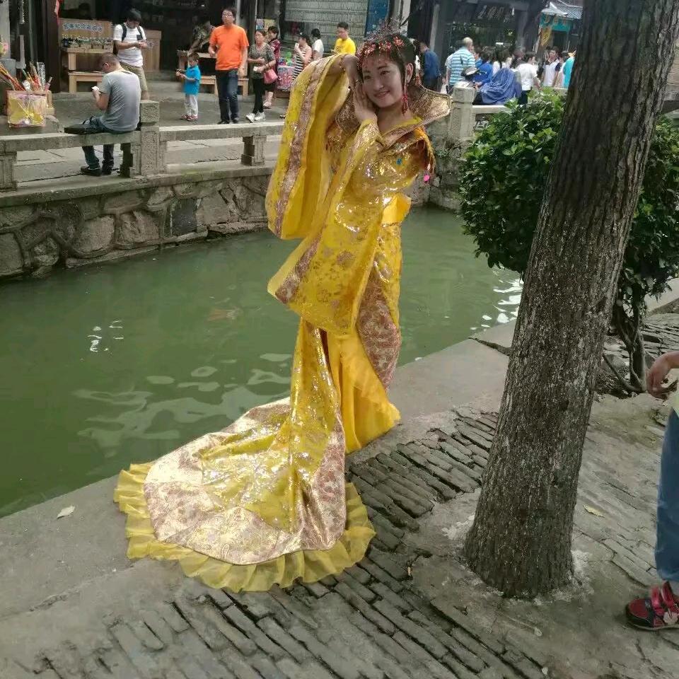 圆梦婚庆乐队喜公婆化妆