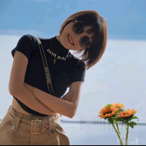 静静哈尼时尚穿搭