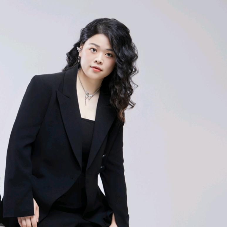 艾妮莎家具石头