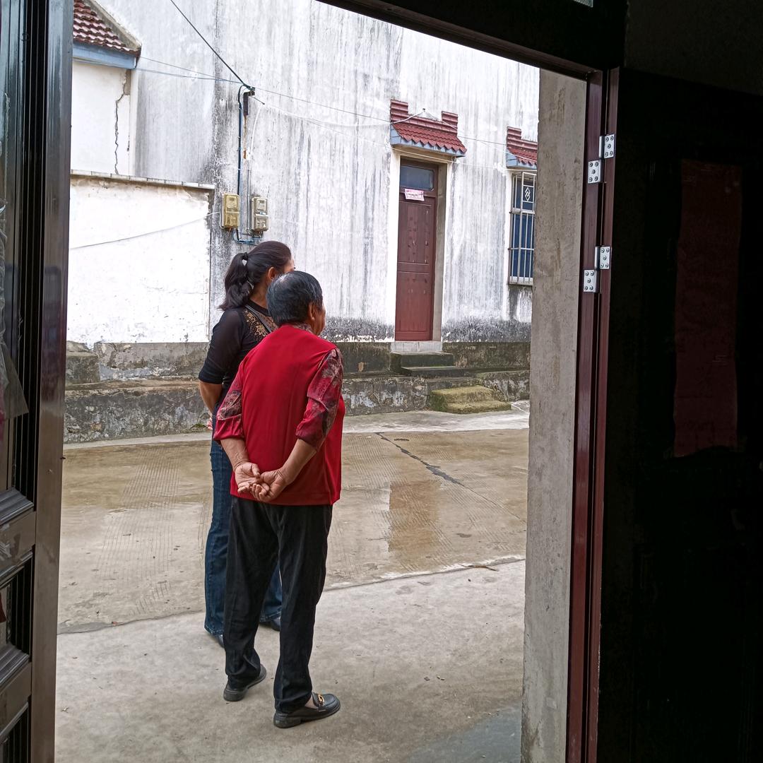 一张岑不。弓11张货正